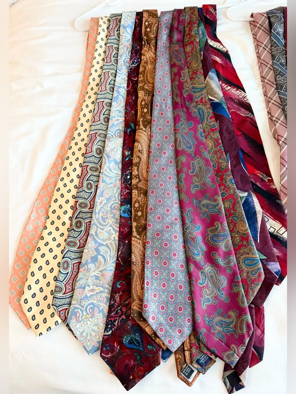 Lot of 22 Mixed Neck Ties Brooks Brothers, Steve Harvey, Tommy Hilfiger, Etc